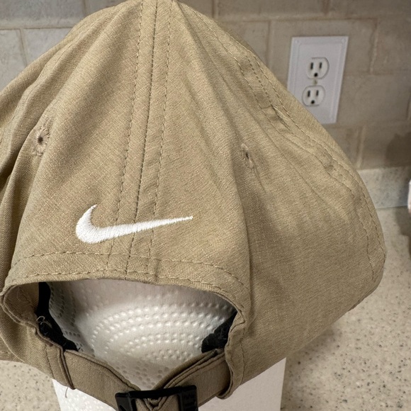 Nike Tan and White Classic Hat - Picture 8 of 10